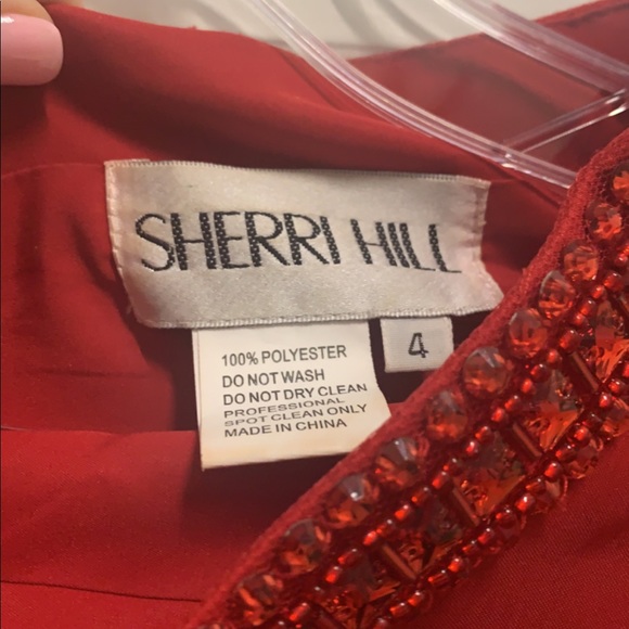 SHERRI HILL Prom Dress - Picture 5 of 8